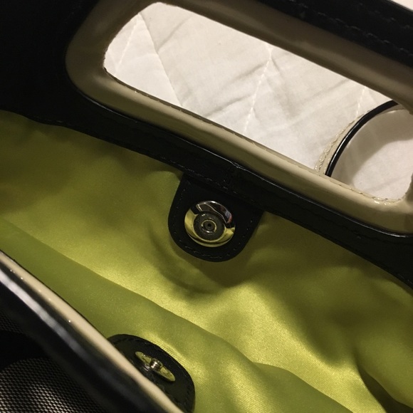 Coach crossbody purse. - Picture 4 of 6